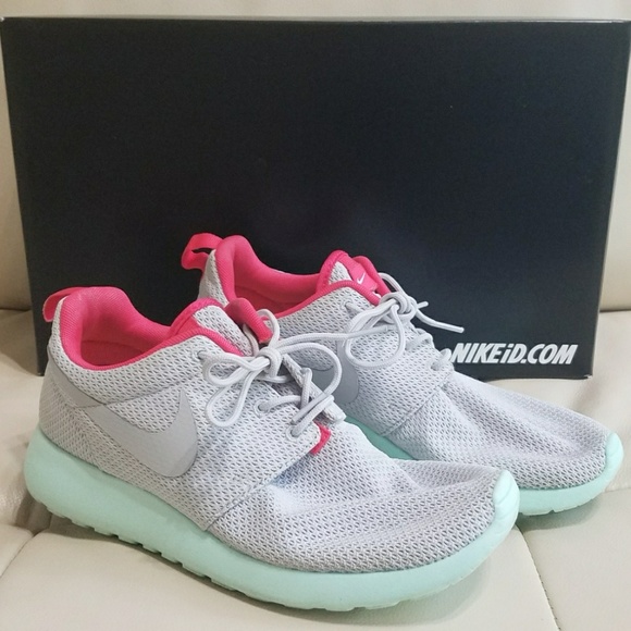 Nike Roshe Run iD - Picture 1 of 3